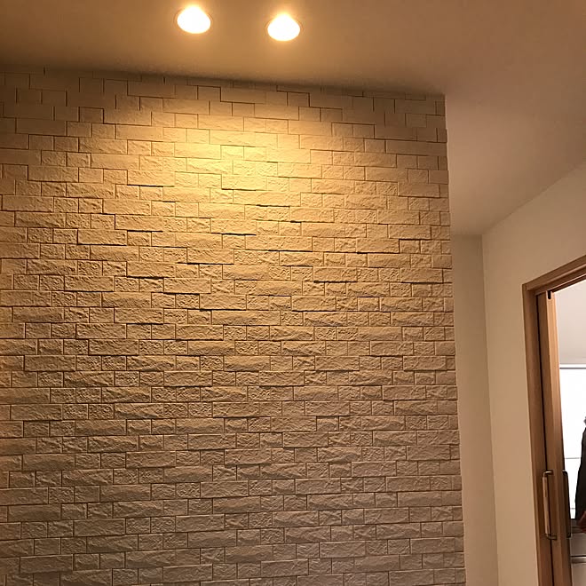 玄関 入り口 イズロイエ ダインコンクリート エコカラット 積水ハウス などのインテリア実例 17 03 12 17 23 59 Roomclip ルームクリップ