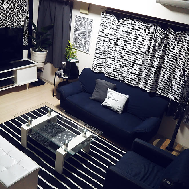 黒 モノトーン Ikea ラグ 無印 ソファー リビングのインテリア実例 19 04 28 23 17 51 Roomclip ルームクリップ