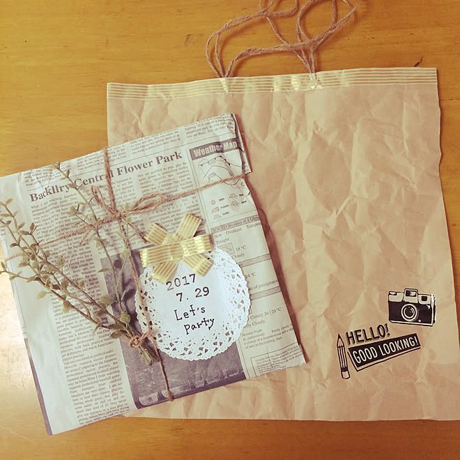 部屋全体 プチプラで楽しむ 英字新聞ラッピング ダイソー 100均 などのインテリア実例 17 08 09 07 04 07 Roomclip ルームクリップ 部屋全体 プチプラで楽しむ 英字新聞ラッピング ダイソー 100均 などのインテリア実例 17 08 09 07 04 07 Roomclip ルームクリップ