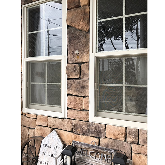 窓 海外のような窓 石壁 玄関ポーチ ナチュラルヴィンテージ などのインテリア実例 07 24 16 53 05 Roomclip ルームクリップ