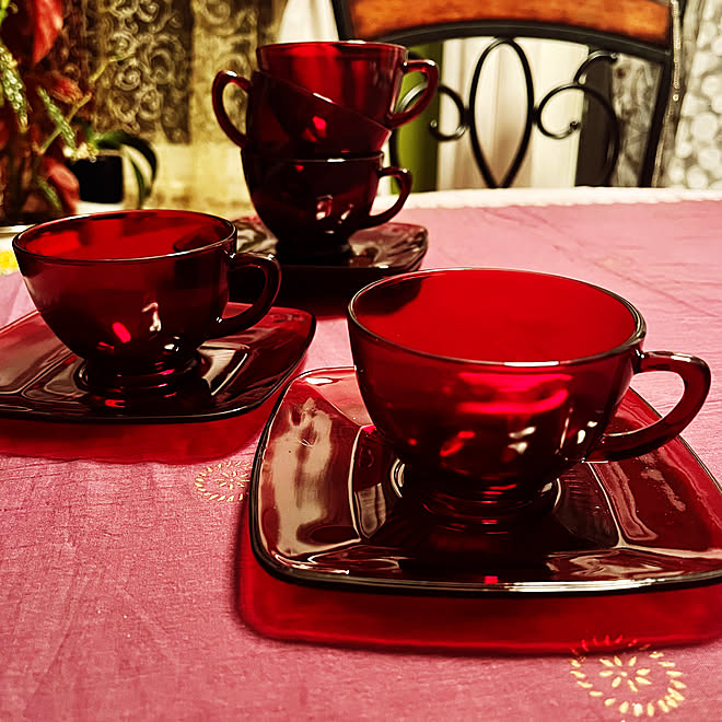 赤いガラス ルビーガラス ガラス器 アメリカ生活 Teacup などのインテリア実例 22 11 04 13 46 16 Roomclip ルームクリップ