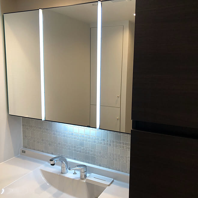 美釉彩 ルミシス 洗面台 ルミシス ルミシス洗面台 スマートモザイクシート などのインテリア実例 04 18 11 39 28 Roomclip ルームクリップ 美釉彩 ルミシス 洗面台 ルミシス ルミシス洗面台 スマートモザイクシート などのインテリア実例 04 18 11 39 28 Roomclip ルームクリップ