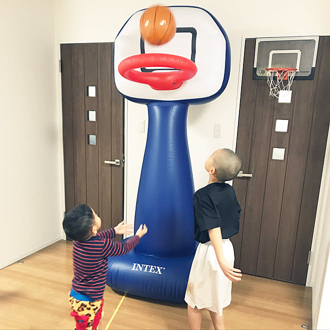 部屋全体 クリスマスプレゼント 子ども部屋 男3女1の4兄弟 バスケ男子 などのインテリア実例 17 12 25 08 35 42 Roomclip ルームクリップ 部屋全体 クリスマスプレゼント 子ども部屋 男3女1の4兄弟 バスケ男子 などのインテリア実例 17 12 25 08 35 42 Roomclip ルームクリップ