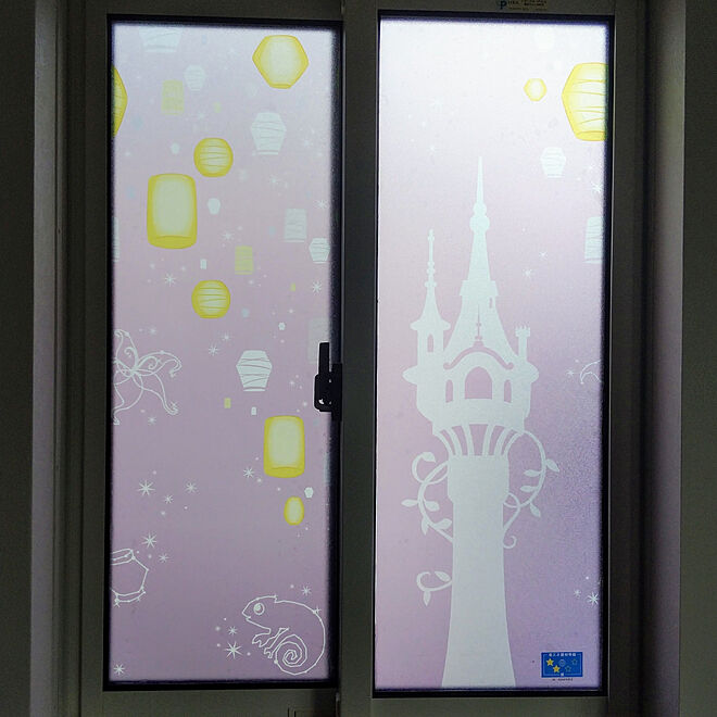 ディズニー ラプンツェル 窓 ベルメゾン ステンドグラス風のインテリア実例 19 12 30 14 11 17 Roomclip ルームクリップ