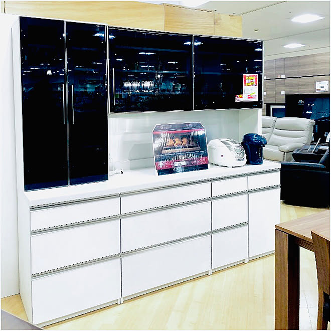 収納力抜群 収納スペース 人工大理石 カップボード 食器棚 などのインテリア実例 03 05 25 49 Roomclip ルームクリップ