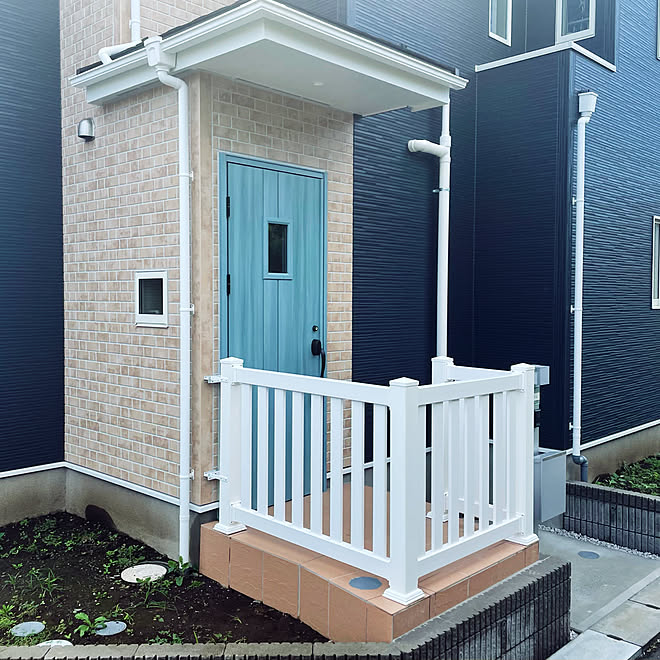 建売住宅だけど諦めないで頑張る ポーチ部分以外は想定内でお気に入り 笑 アメリカ好き O 玄関ポーチ レトロな雰囲気 などのインテリア実例 21 09 10 12 01 48 Roomclip ルームクリップ
