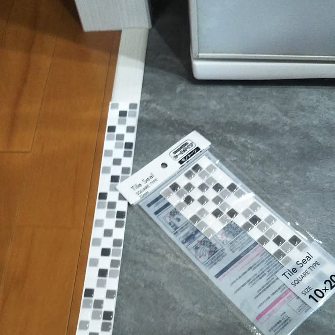 キッチン 百均 タイルシール 見切り材 床 マンション などのインテリア実例 01 08 15 10 26 Roomclip ルームクリップ キッチン 百均 タイルシール 見切り材 床 マンション などのインテリア実例 01 08 15 10 26 Roomclip ルームクリップ