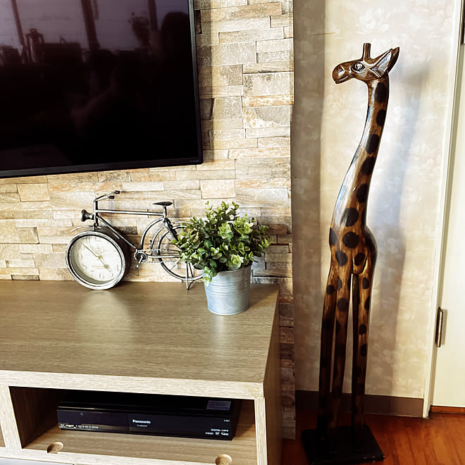 壁掛けテレビdiy 動物の置物 アジアン雑貨 キリンの置物 Diy などのインテリア実例 21 08 28 17 01 30 Roomclip ルームクリップ