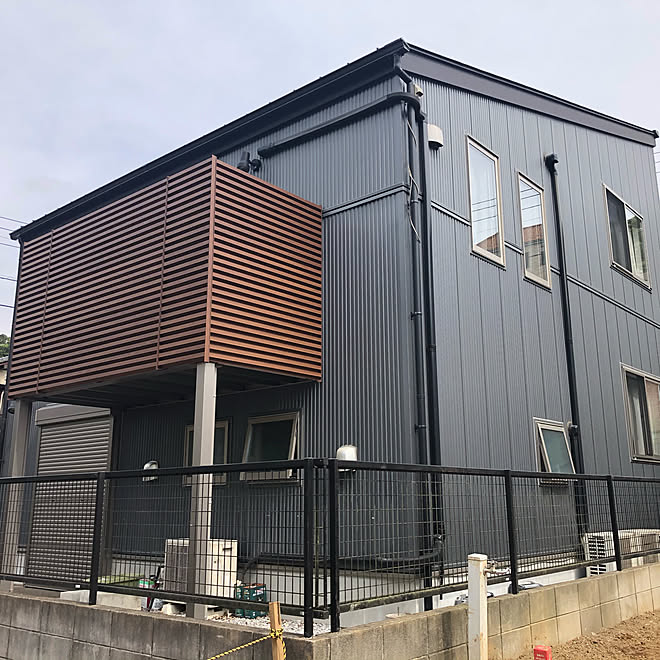 横格子ルーバー Bino Wave Bino リクシルのベランダ Lixilのベランダ などのインテリア実例 10 11 19 11 43 Roomclip ルームクリップ