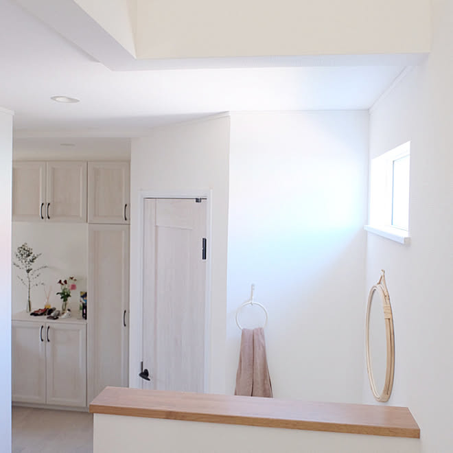 ユーカリ 玄関 海外インテリアに憧れる 白 グレー 白い家 などのインテリア実例 21 03 14 13 25 53 Roomclip ルームクリップ