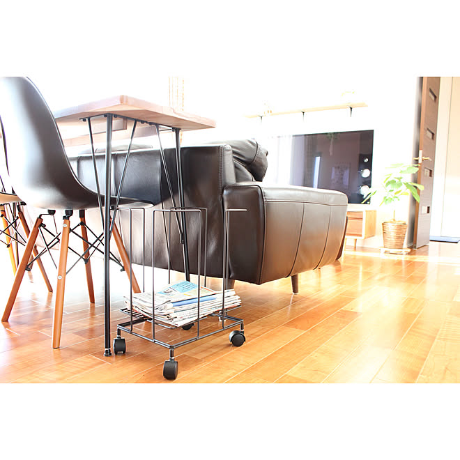 株式会社インテリアオフィスワンの 丈夫なスチール製 新聞ストッカー モニター Roomclip ルームクリップ