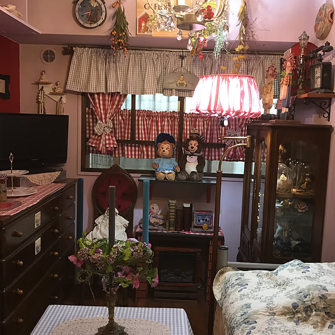 部屋全体/アメリカンカントリー/アンティーク風/壁のセルフペイント/暖炉風DIY&hellip;などのインテリア実例 20180530 08