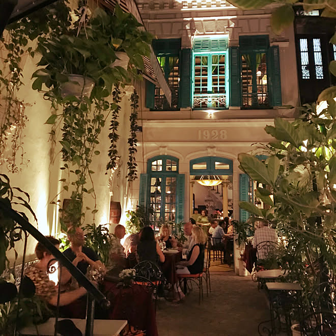 部屋全体 吹き抜け 古い洋館 ベトナム ブラウン などのインテリア実例 18 03 08 16 14 42 Roomclip ルームクリップ