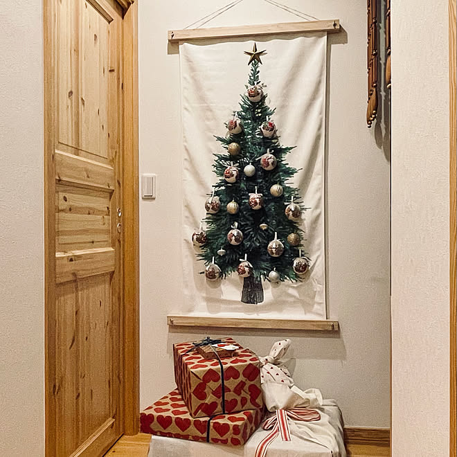 スウェーデンハウス ラッピング フライングタイガー Salut タペストリーツリー などのインテリア実例 21 12 25 10 09 47 Roomclip ルームクリップ