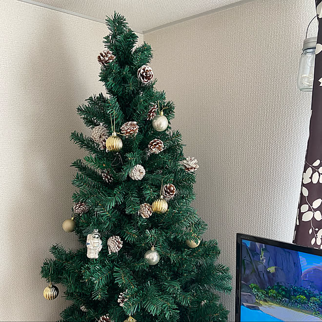 フライングタイガー クリスマスツリー180cm クリスマスツリー 団地インテリア 古い賃貸 などのインテリア実例 21 12 09 16 13 05 Roomclip ルームクリップ