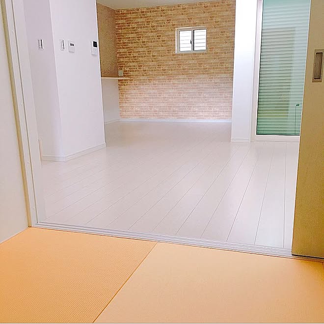 レンガ風壁紙 引っ越し前 新居 琉球畳 コメントお気遣いなく などのインテリア実例 17 03 17 14 46 31 Roomclip ルームクリップ