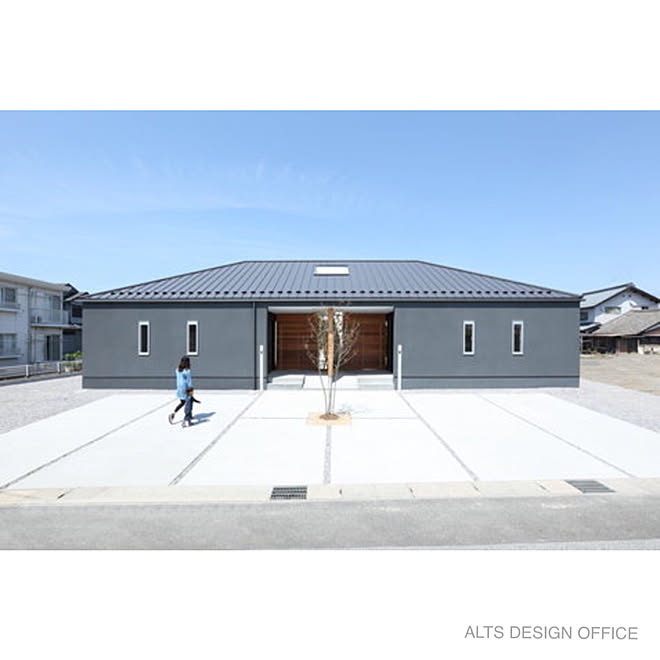 玄関/入り口/二世帯住宅で玄関2つ/二世帯完全別離型/二世帯住宅/平屋暮らし&hellip;などのインテリア実例 20180727 0750