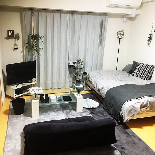 1k 観葉植物 一人暮らし モノトーン 部屋全体 などのインテリア実例 19 03 25 11 01 38 Roomclip ルームクリップ