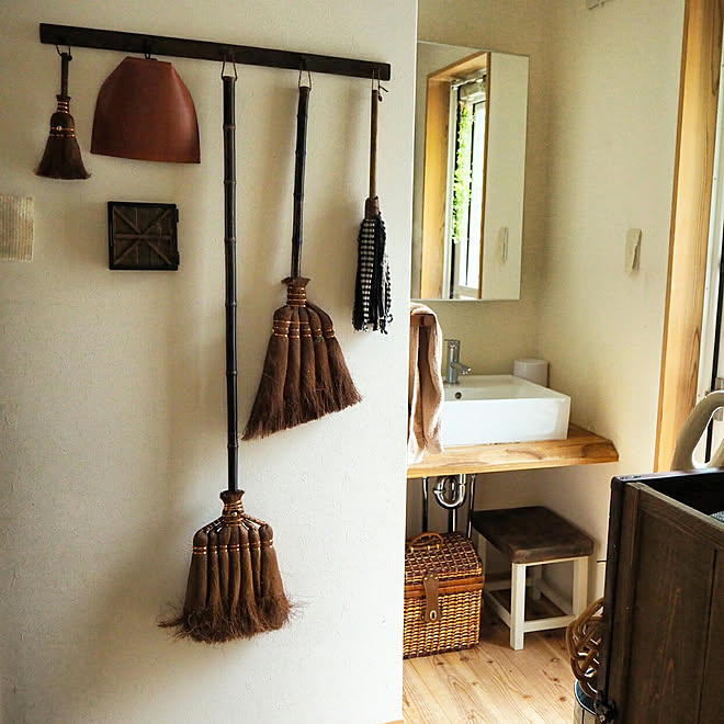 バス トイレ 掃除道具 しゅろほうき しゅろ箒 手作りはたき などのインテリア実例 17 08 18 19 41 54 Roomclip ルームクリップ