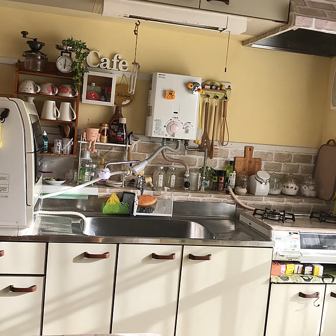 団地のキッチン コーヒーの香り アプリコット色 カインズホーム水性ペンキ 壁ペイントdiy などのインテリア実例 01 18 14 26 32 Roomclip ルームクリップ