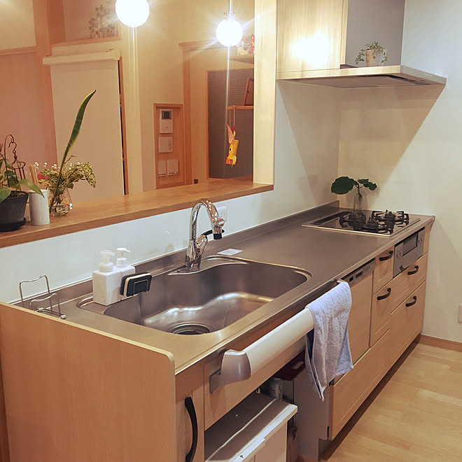 床にものを置かない 照明 ナチュラル 少ない物で暮らす キッチンのインテリア実例 19 11 30 07 23 45 Roomclip ルームクリップ