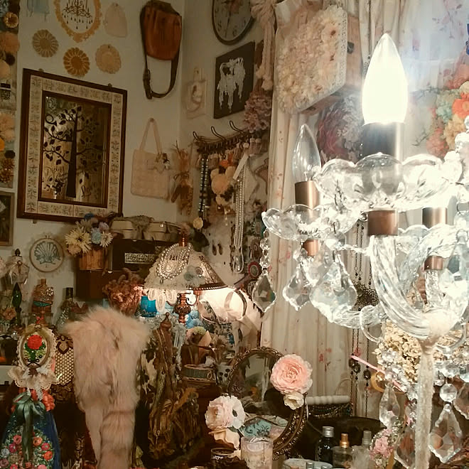 部屋全体 ガーリー ロゼット 雑貨 中世ヨーロッパ風 などのインテリア実例 17 10 28 21 43 17 Roomclip ルームクリップ