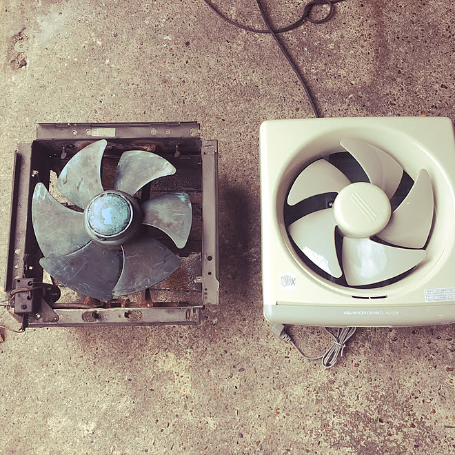 換気扇 ガレージ レトロ バイクガレージ 倉庫カフェ などのインテリア実例 17 09 02 09 13 03 Roomclip ルームクリップ