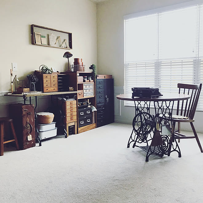 小引き出し 革トランク 丸テーブル ミシン脚テーブル ミシン脚 などのインテリア実例 2019 12 16 23 55 18 Roomclip ルームクリップ