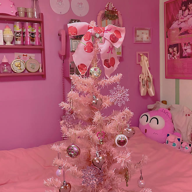 クリスマスツリー クリスマス 壁紙 ピンクの壁 ファンシー などのインテリア実例 22 11 21 07 33 Roomclip ルームクリップ