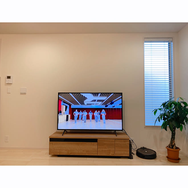 55インチテレビ Lowyaテレビボード Lowya Ldk17畳 ブルーミングガーデン などのインテリア実例 21 02 01 23 22 50 Roomclip ルームクリップ