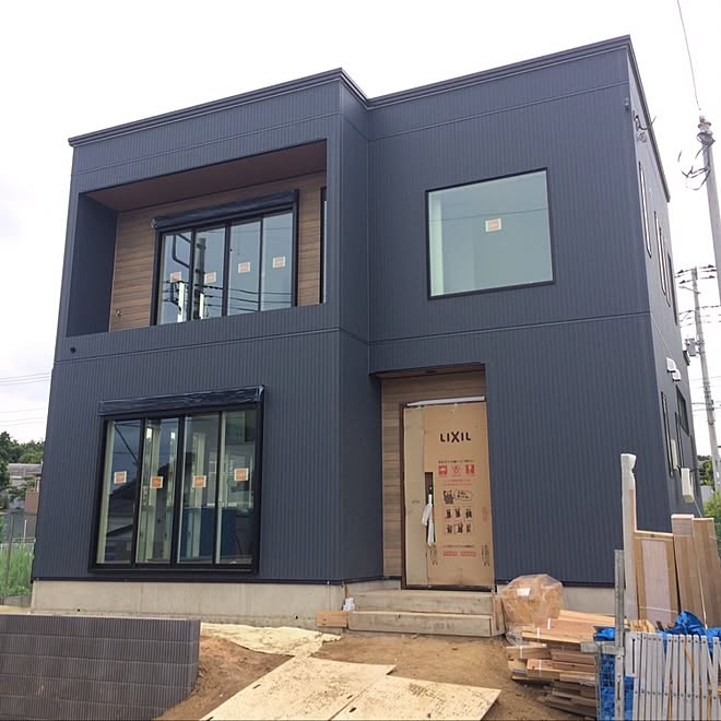 縦張り アトランティックブルー 外壁 新築一戸建て 新築建築中 などのインテリア実例 17 06 25 04 06 09 Roomclip ルームクリップ