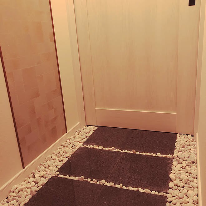 石畳に憧れて 玉砂利 和風トイレ バス トイレのインテリア実例 21 01 11 08 25 55 Roomclip ルームクリップ