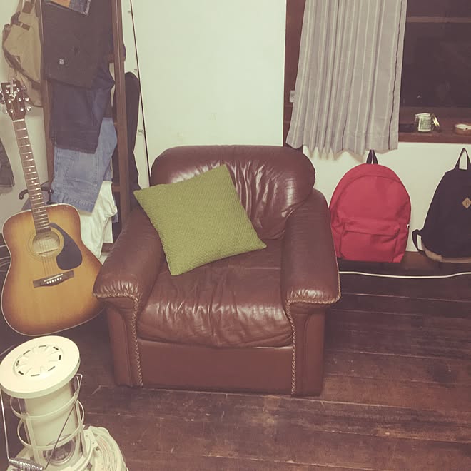 部屋全体 1人掛けソファ アラジンストーブ アコギ ナチュラル などのインテリア実例 2016 02 25 22 25 14 Roomclip ルームクリップ