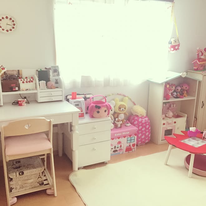 部屋全体 カラーボックスリメイク ガーリー 女の子の部屋 子供部屋 などのインテリア実例 16 03 10 29 42 Roomclip ルームクリップ