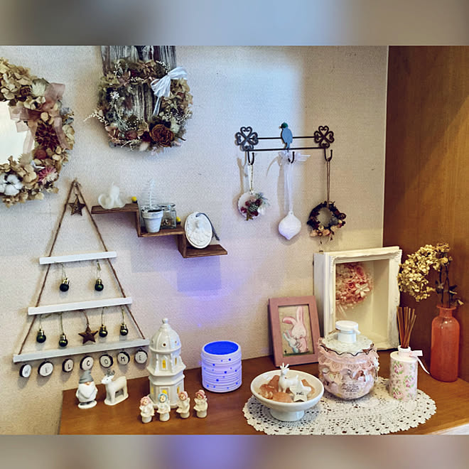 100均クリスマスディスプレイ セリア天使キャンドル セリア天使アロマストーン タイムライン見逃してごめんなさい Rcの出会いに感謝 などのインテリア実例 22 11 10 09 41 33 Roomclip ルームクリップ