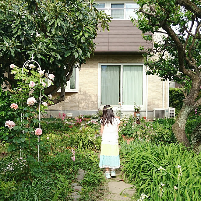 玄関 入り口 ナチュラルガーデン 花のある暮らし シロツメクサの冠 妖精さん などのインテリア実例 19 05 18 16 52 30 Roomclip ルームクリップ