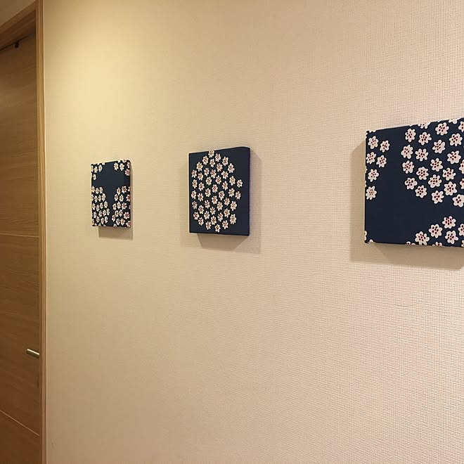 壁 天井 廊下の壁 マリメッコファブリックパネル 北欧 ハンドメイド などのインテリア実例 17 04 02 23 12 19 Roomclip ルームクリップ