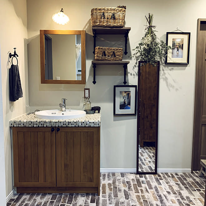 洗面台タイル ウッドワン 照明 ドライフラワー バス トイレのインテリア実例 05 12 23 30 03 Roomclip ルームクリップ