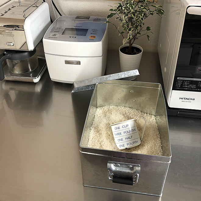 トタンボックス 無印良品 お米の保存 シャーメゾン マンション などのインテリア実例 19 07 19 14 38 58 Roomclip ルームクリップ