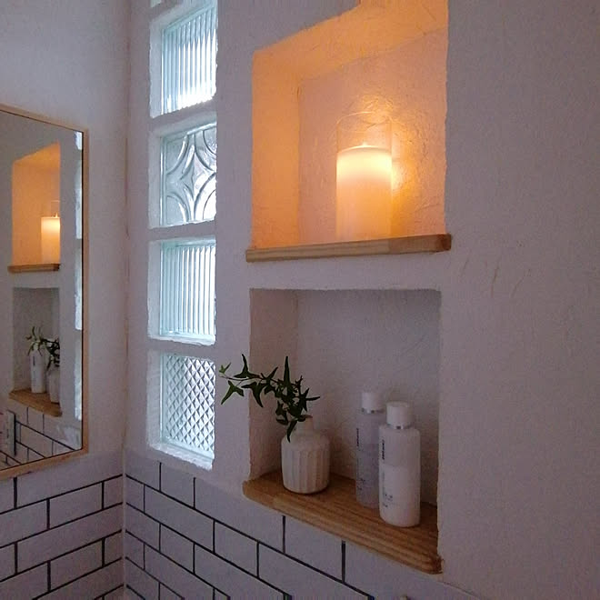 バス トイレ セルフリフォーム ガラスブロック 洗面所の照明 珪藻土の壁 などのインテリア実例 05 24 21 01 51 Roomclip ルームクリップ