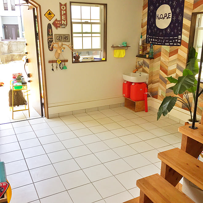 失敗ポイント 屋外用タイル 土間掃除 木目調ドア Rドア などのインテリア実例 05 24 13 14 08 Roomclip ルームクリップ