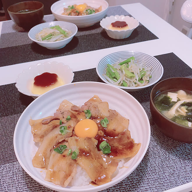 プチプラな食器たち 盛り付けセンスが欲しい 料理勉強中 料理苦手主婦 和食 などのインテリア実例 21 03 29 19 32 38 Roomclip ルームクリップ