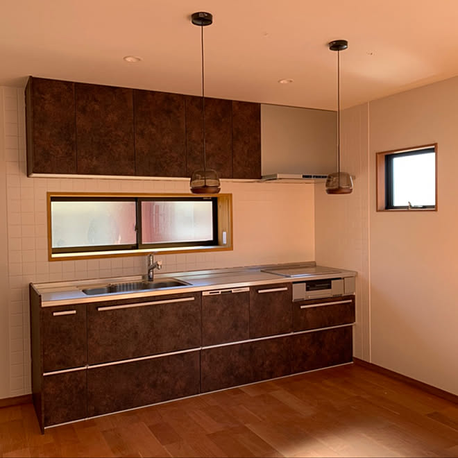 Koizumi 照明 キッチンタイル キッチン出窓 壁付けキッチン 洗エールレンジフード などのインテリア実例 10 19 12 55 22 Roomclip ルームクリップ