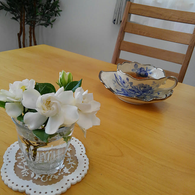 机 ガーデニア ガーデニアの香り くちなし 子供と暮らす などのインテリア実例 19 06 13 08 55 53 Roomclip ルームクリップ