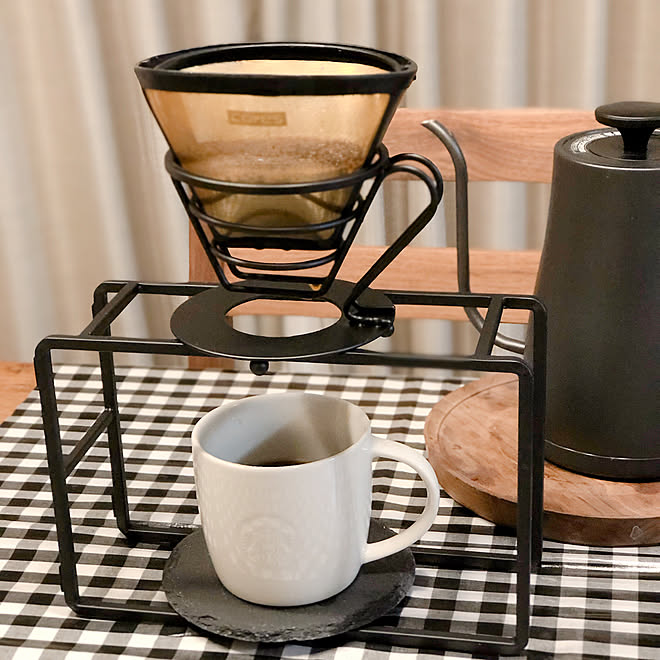コーヒードリッパーとスタンド ニトリ 机 19 2 8 新商品買ったよ のインテリア実例 19 02 08 18 47 51 Roomclip ルームクリップ