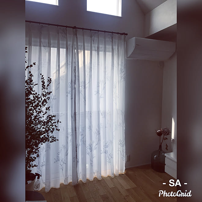 カーテンレール レースカーテン シンプルモダン オークの床 フラワーベース などのインテリア実例 02 14 18 58 00 Roomclip ルームクリップ