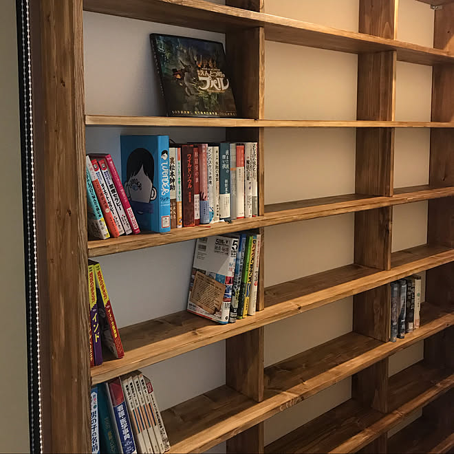 写真撮影角度変えてみた 壁面棚 コレ Diyしたよ 壁面本棚 Diy ホームセンターで揃う材料 などのインテリア実例 12 29 22 24 00 Roomclip ルームクリップ