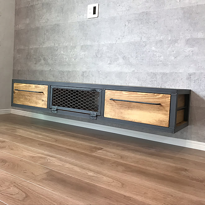 フロートテレビボード 造作家具 インダストリアル ブルックリン 北欧 などのインテリア実例 19 04 27 08 37 22 Roomclip ルームクリップ