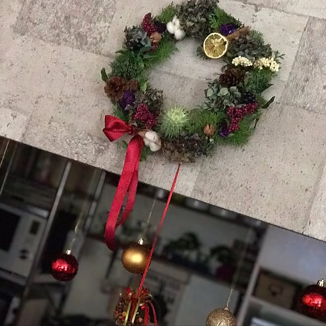 壁 天井 クリスマスディスプレイ クリスマスリース ハンドメイド リース などのインテリア実例 16 11 06 09 52 32 Roomclip ルームクリップ