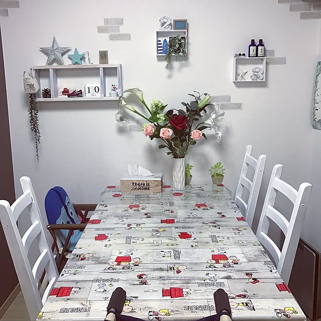 木目調 リビング ビニールクロス スヌーピー ダイソー などのインテリア実例 17 05 10 23 09 25 Roomclip ルームクリップ